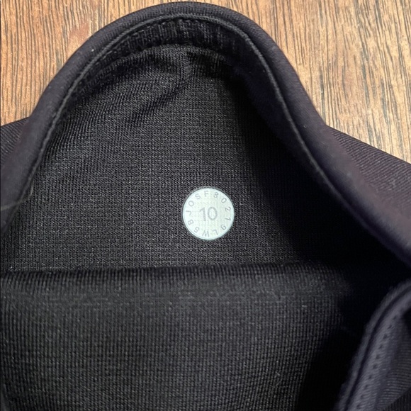 Lululemon Train Times 7/8 Pant Black Size 10 Mesh on Side of Calf - Picture 7 of 14